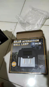 Lampu dinding filament 2 Bohlam tenaga surya solar dilengkapi sensor tubuh