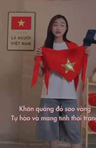 QC41 Khăn choàng cờ đỏ sao vàng
