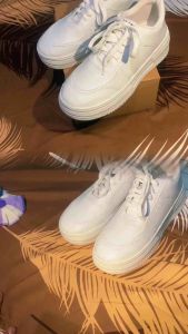 Sepatu Sneakers Putih Polos Wanita Sepatu Sekolah Cewek HItam Polos Korean Style/Sepatu OOTD wanita ala korea Hits Terbaru Sepatu Casual Putih Polos Wanita Sepatu Sekolah Perempuan Hitam Polos Terbaru