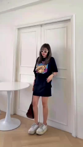 เซทเสื้อยืดแขนสั้น ทรง Oversize สกรีนลายเสือมาพร้อมกระโปรงทรงเอสั้น