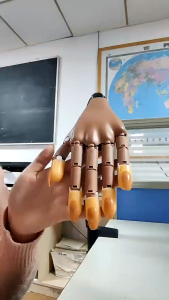 Bàn tay giả học làm nail chuyên dụng - loại có khớp ngón tay cử động linh hoạt ( tặng kèm 100 móng thay )