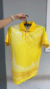 เสื้อโปโลสีเหลือง