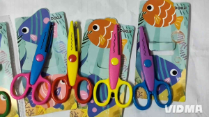 2655 Zig Zags Wave Pattern Scissors with Fish Design Packaging