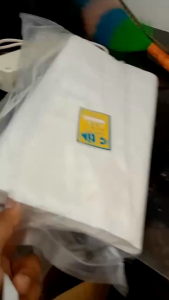 Plastik Klip Putih Susu 30x38+7cm: Solusi Packing Baju & Traveling