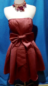 Gaun Pesta Kembang Merah: Pilihan Tepat untuk Acara Malam