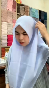 สเปรย์จัดแต่งทรงฮิญาบให้เป็นทรง