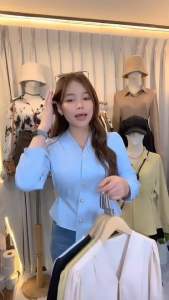 A6050 เสื้อแฟชั่นครอป ป้ายเฉียงด้านนึง มีเชือกผูกปรับเอวได้ กระดุมผ่าหน้า งานป้ายพร้อมส่ง มี 5สี