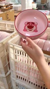 Chén sứ có quai Gấu Dâu