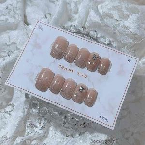 ชุดเล็บปลอมสีเจล ด้วย ผีเสื้อนู้ดปลายแฟลช กับฟรี! อุปกรณ์พร้อม ติดต่อ