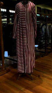 Happy Dress by Dian Pelangi LIMITED EDITION Busana Muslim Baju Maxi Gamis Kaftan Abaya Gaun Outfit Casual Busui Formal Pesta Pernikahan Kondangan Wanita Hijaber Cantik Anggun Modis Modern Elegan Mewah Model Korea Terbaru Motif Batik Cap Hand Made Kekinian