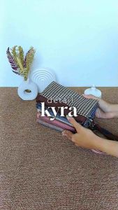 Kyra Square by Biru Tsabita / Dompet 1 resleting 2 ruang
