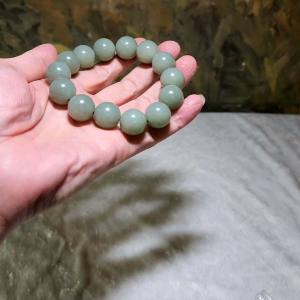 16.1mm Premium Nephrite light green with blue hue bracelet (with certificate) 16.1毫米和田玉且末青白带蓝调手链(带证书)