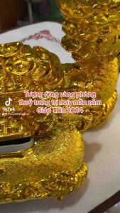 Tượng rồng vàng trang trí phong thuỷ thu hút tài lộc năm Giáp Thìn 2024 mẫu mới nhất