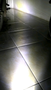 Lampu LED Sorot 3 Warna 6 Mode Nyala Truk 24V Mobil Motor 12V