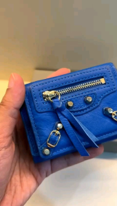 Dompet Trifold Mini Hitam & Metallik Edge: Keunggulan dan Cara Menggunakannya