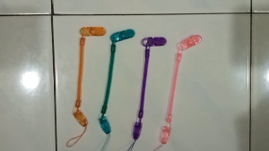 Klip Puting Bayi Universal – Tali Puting Susu Anti Hilang & Mudah Diguna (Warna-warni)