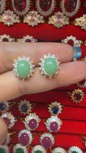 ต่างหูหุ้มทองชุบ พลอยล้อมอย่างสวยงาม งานคุณภาพ