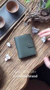 Nhập LAZLOOK11 -15%| Keiko Button Wallet - Ví Dáng Sổ Vintage Da Thật Saffiano Ouithebrand