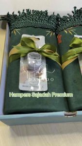 HAMPERS SAJADAH PREMIUM COUPLE BAHAN SUEDE  GIFT WEDDING IDUL FITRI ULTAH HARI RAYA / SOUVENIR SAJADAH COUPLE