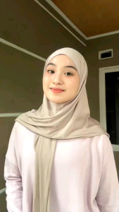 Dhinda Hijab Zura Segitiga Instan 110x110 cm: Hijab Instan Praktis