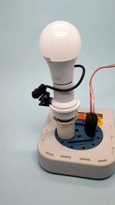 Fitting Lampu Sensor Cahaya E27