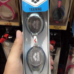 Arena Swim Goggles Zoom Mirror AGG-591M Transparan CLA untuk Dewasa barang original real seperti gam