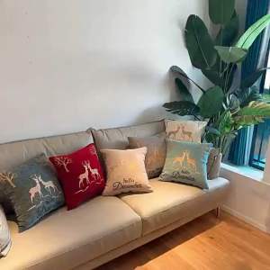 WARM ผ้าห่มหมอนสี่เหลี่ยม การออกแบบลายปักสัตว์ ผ้าห่มหมอนสามารถแยกออกล้างได้ size：48*48Cm