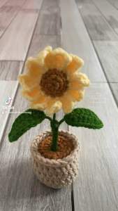 Chậu hoa mini handmade móc len trang trí bàn học quà tặng