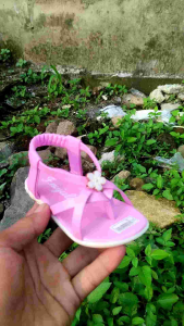 khainuna sandal anak Kerancang bunga glossy size 22-25