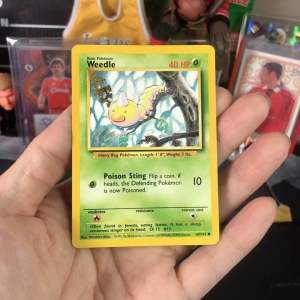 การ์ดโปเกม 🇺🇸 ปี1999 ของแท้ WEEDLE สร้างของสถานที่มีการสืบสาม 99.99%