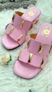 รองเท้าเด็กส้นแก้ว