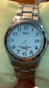 Đồng hồ nam Q&Q Quartz size 36.2mm  có Lịch 31 ngày  pin CR2012 độ bền lên đến 10nămđáy xoáy chống nước 10Bar  dây thép dài 19cm