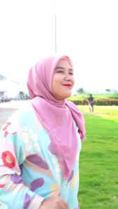 Body Lotion Pencerah Kulit Ampuh: Whitening Moisturizing Cream SR12 Herbal BPOM