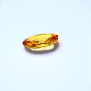 1.90 cts(การัต) บุษราคัม เเท้ พลอยแท้. Natural Yellow Sapphire | UH-0002 | 3600฿