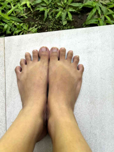 Aelys Glow Enhance Body Peeling Spray: Perawatan Kulit Sehari-hari