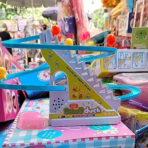 Mainan bebek tangga berjalan ada musik dan lampu