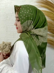 Hijab azzahra segi empat motiv | hijab segi empat motiv terbaru