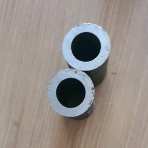 1×3 นิ้ว บูทสลัก รถไถ สีดำหนาไม่มีรอยต่อ