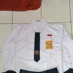SETELAN SERAGAM SEKOLAH SMP LAKI-LAKI BIRU PUTIH BAJU PANJANG CELANA PANJANG LENGKAP
