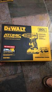 Dewalt ATOMIC 20-Volt Lithium-Ion Cordless 1/2 in. Compact Hammer Drill with 3.0Ah Battery Charger and Bag