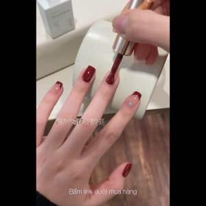 Sơn gel các màu tông đỏ hot trend