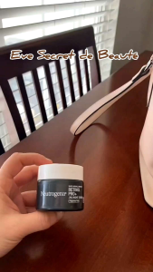 Neutrogena Retinol Pro+ Anti-Wrinkle Night Moisturizer Rapid Wrinkle Repair Anti-Aging Face & Neck Cream Formulated without fragrance parabens dyes & phthalates Retinol 1.7 oz (50ml)
