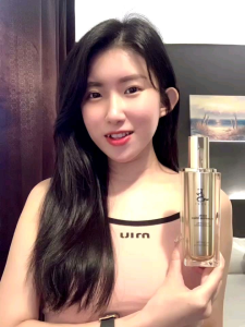 🚚 Free Shipping /Ready stock ‼️100％正品 JSSUI Skin Care  Promotion Set 📣Active Camellia Cleanser 自动发泡洗脸霜➕Purify Pores Magic Water Spray 毛孔净化神奇喷雾➕Balancing Hydrating Ampoule平衡保湿缩水精华➕Treatment Gel 大黑瓶婴儿肌➕Perfect Shine Plus升级版防晒霜➕ 水光鱼子酱珍珠保湿面膜