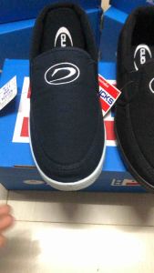Clicks รุ่น KG-128 รองเท้าผ้าใบสลิปออน 40-44 สีดำ และสีกรม ไม่ผูกเชือก พื้นนิ่ม พื้นล่างยืดหยุ่นดี ขอบนวมนิ่ม ไม่กัดส้นเท้า ใส่สบาย หน้ารองเท้ากว้างไม่บีบเท้า พร้อมส่ง มีเก็บปลายทางคะ