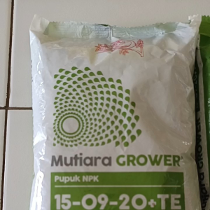 NPK GLOWER 1KG PUPUK MERANGSANG BUNGA DAN BUAH