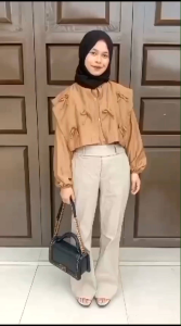 Blouse Yumiko Pita Korea: Gaya Elegan untuk Acara Formal