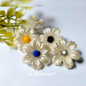 Bros Bunga Besar & Peniti Dagu Hijab: Aksesoris Hijab Berkualitas