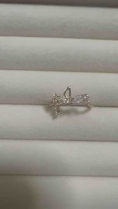 แหวนเพทายลายดอกไม้ เสริมความรัก และ การเงิน