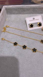 Kalung set kloper bunga 5 sisi titan