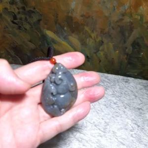 Hetian Pebble Nephrite Qinghua hand carved Bat Hulu & Ruyi jade pendant (with certificate) [Natural Crystal] 和田玉籽玉青花黄沁手工雕刻福禄如意(蝙蝠葫芦如意)吊坠(带证书)